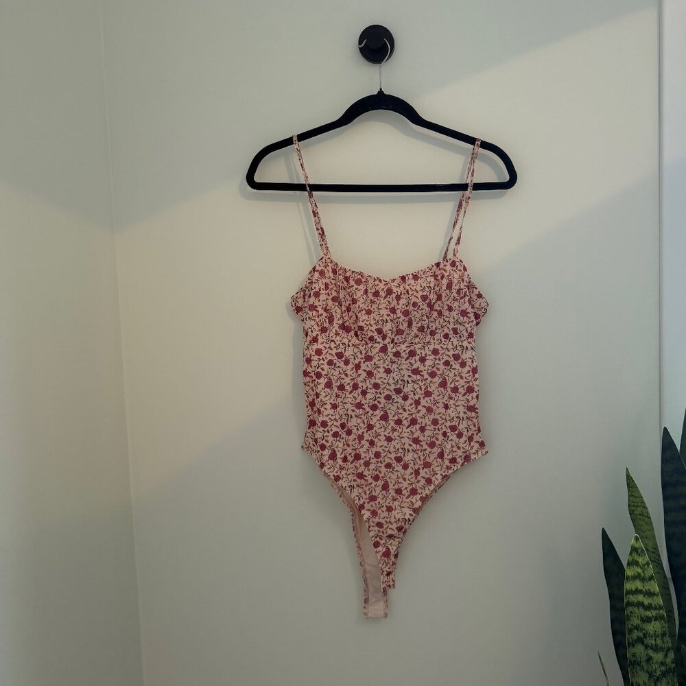 Lulus | Floral Print Ruffle Trim Bodysuit | Women’s Medium | NWT